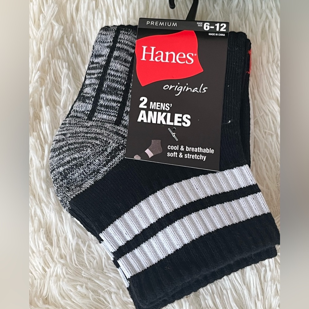 Free with purchase  Hanes Originals Men's Black and Gray Ankle Socks new
